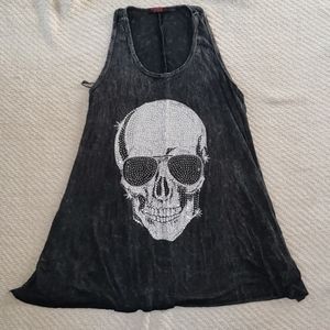 Black skull flowy tank top